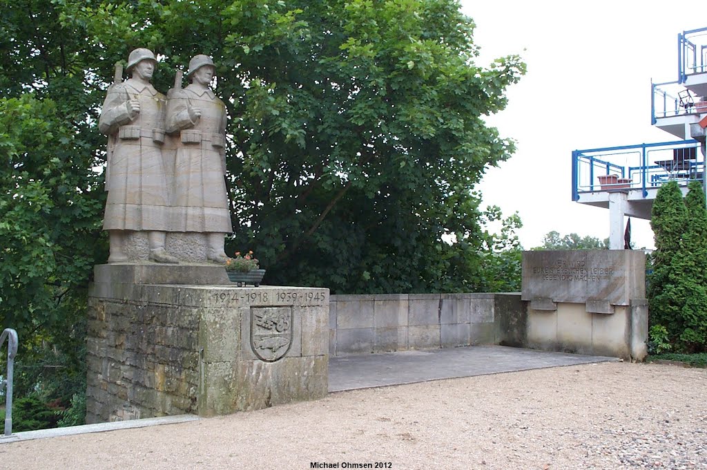 WW I+II-Kriegerdenkmal in Bobenheim-Roxheim by Michael Ohmsen