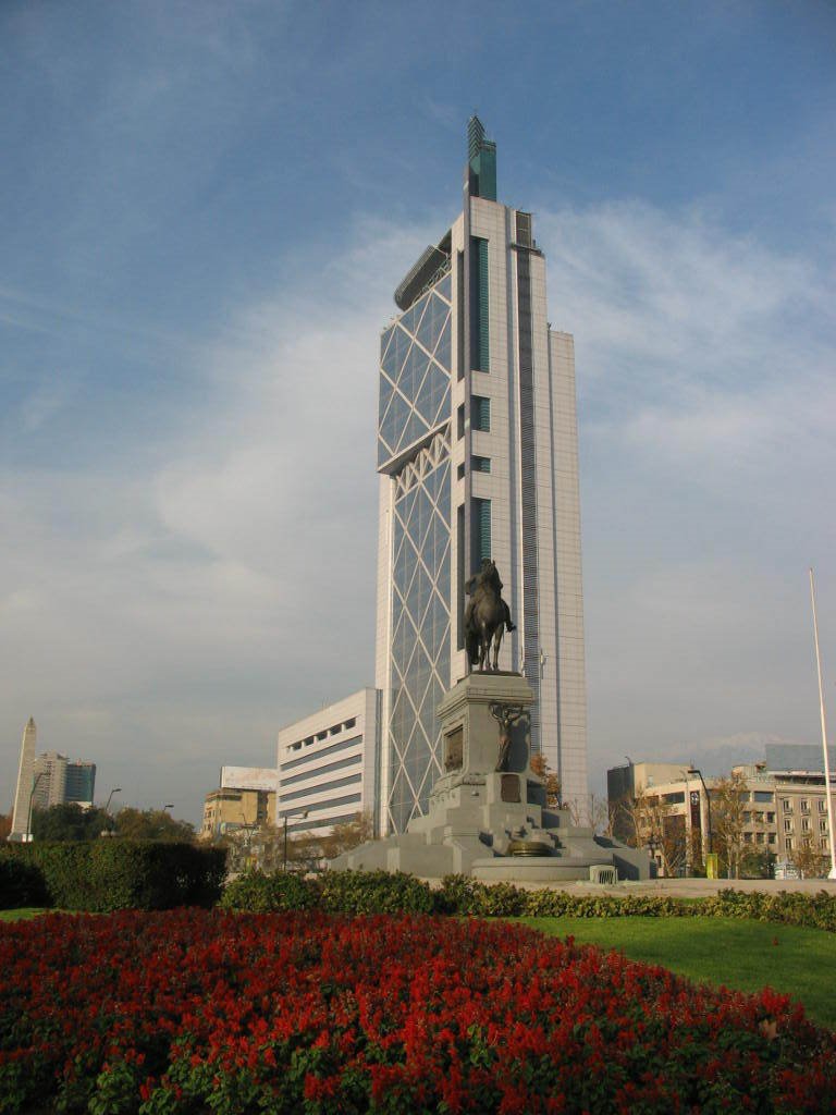 La torre telefonica detras de plaza baquedano by paenmico