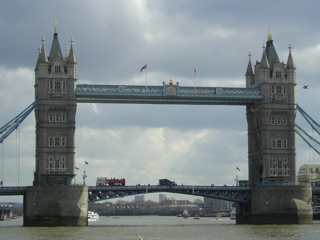 The tower bridge by photohannes