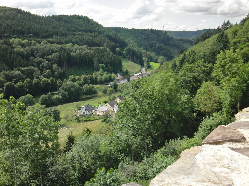 Aussicht auf Dasburg Pont ( Luxemburg) by Titia