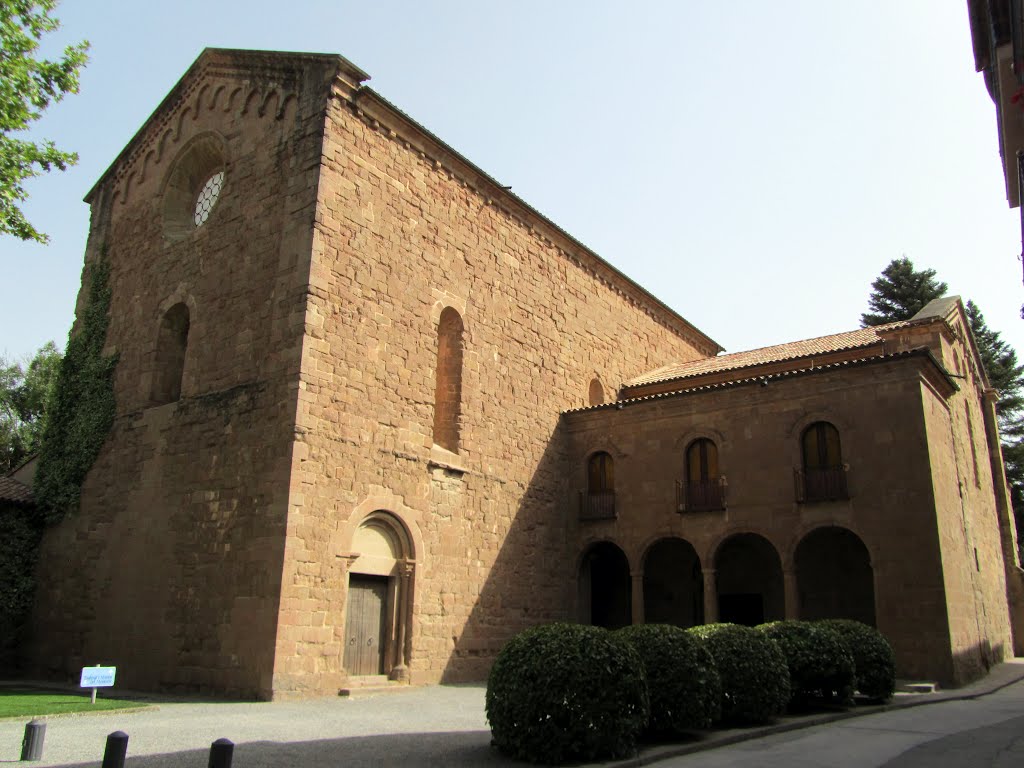 2012 Sant Joan de les Abadesses (Ripollés) - Monestir de Sant Joan de les Abadesses by Javier Segura