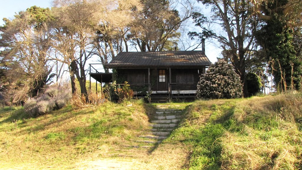 Sierra de los padres-Casa by Florencia y Sebastian