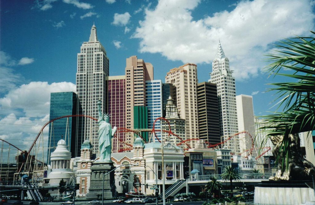 New York, New York, Las Vegas 2001 by Florian Lobinger