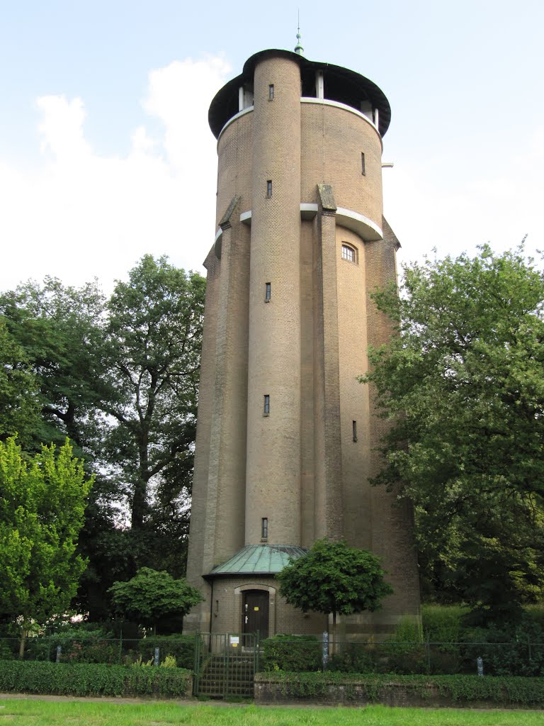 Water tower by Willem Nabuurs