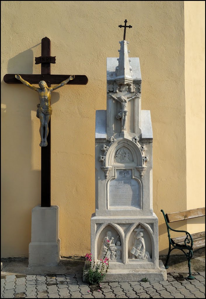 Grabstein, Winden am See by Robert Heilinger