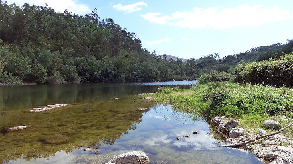 Praia Fluvial de Verim (Youtube-Praias Fluviais de Portugal) by mkc1