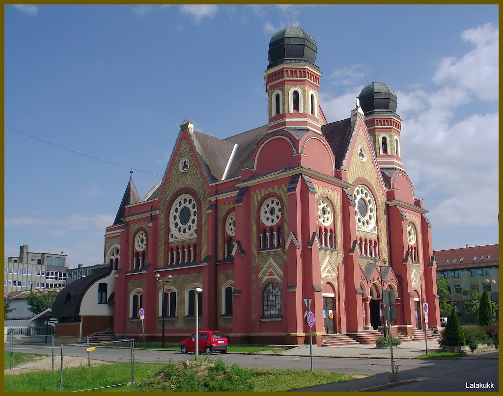 Z.egerszeg - Régi zsinagóga - most zeneközpont by Lalakukk - I want the old Panoramio