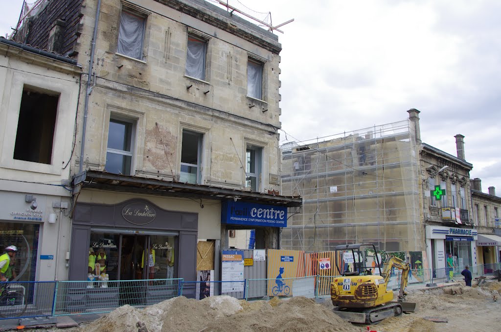 Pessac -Travaux en cours - 07/2012 by André-Charles Vogt