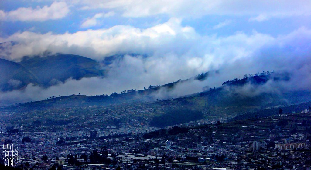 Afueras de Quito by adriano castagnet