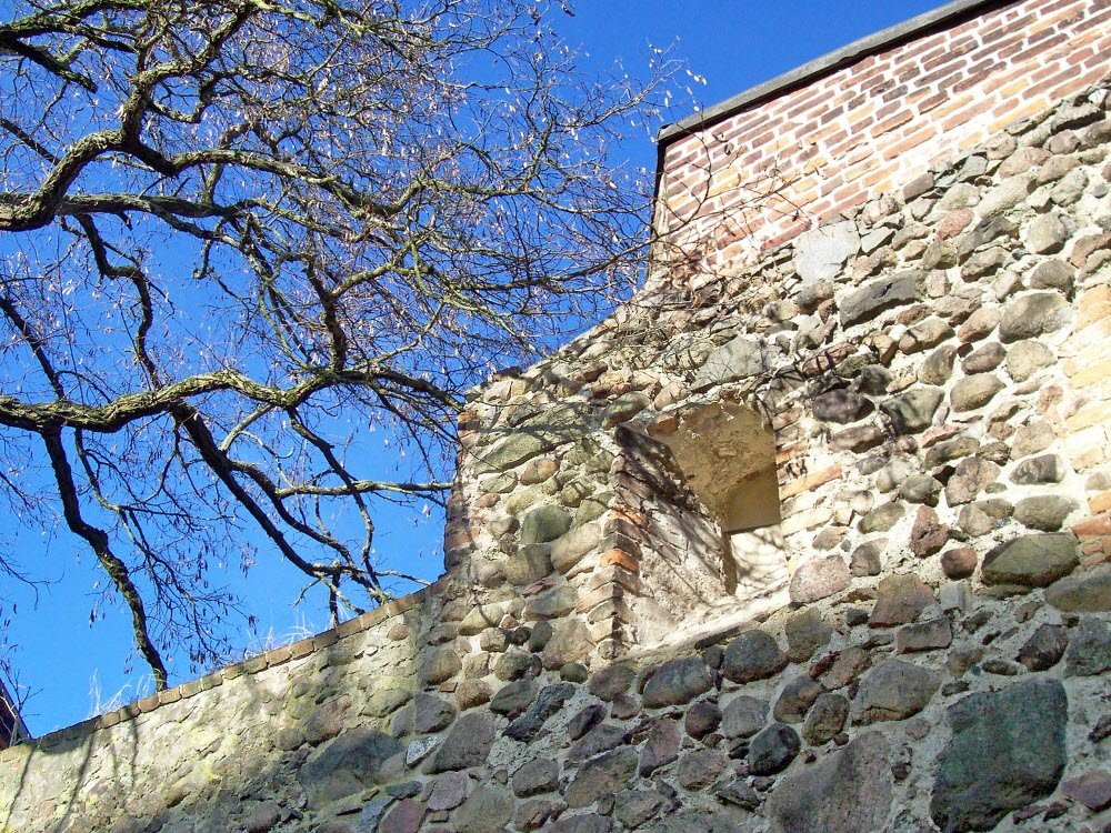 Alte_Stadmauer_old_wall_view4 by bazar-berlin