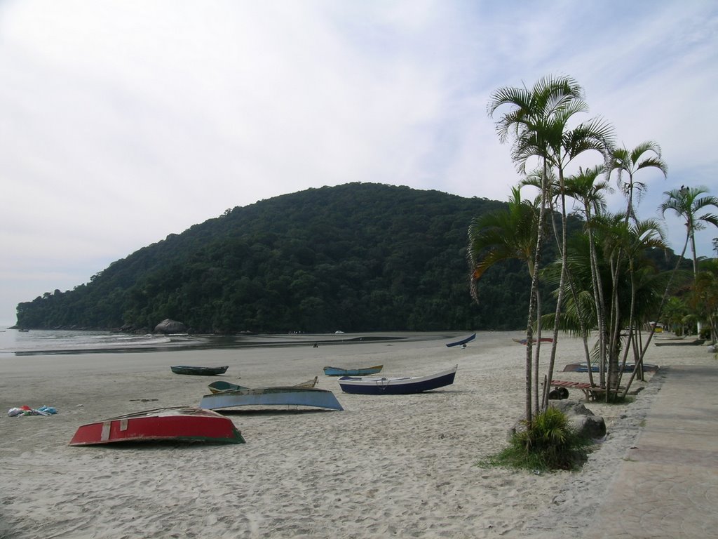 Praia do Pereque by Angelo Orlando