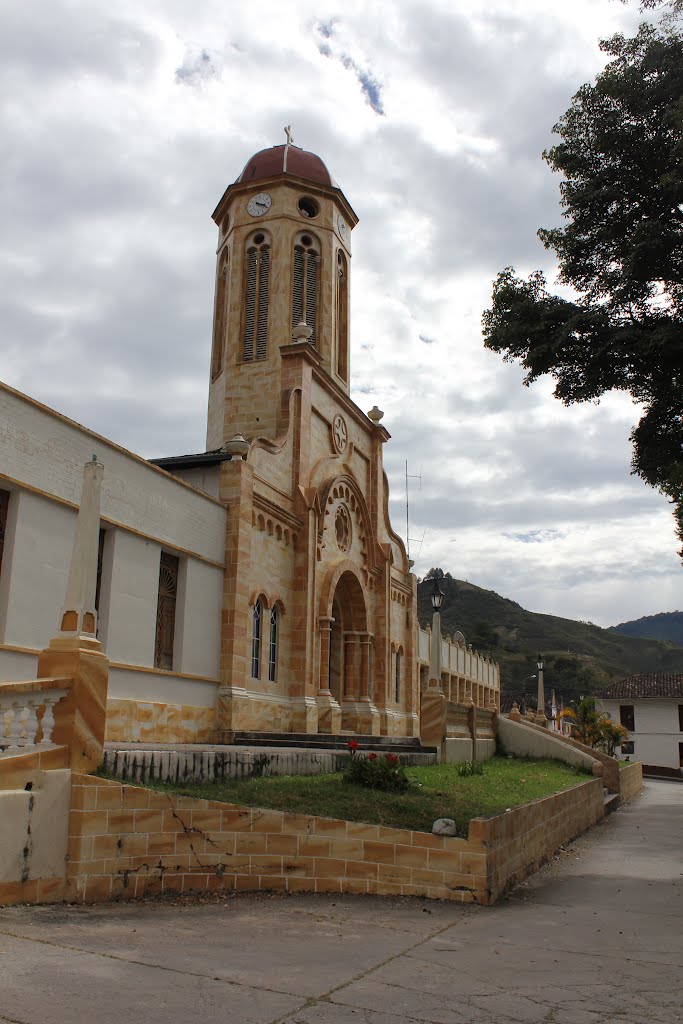 IGLESIA SAN JOAQUIN by orlando ardila