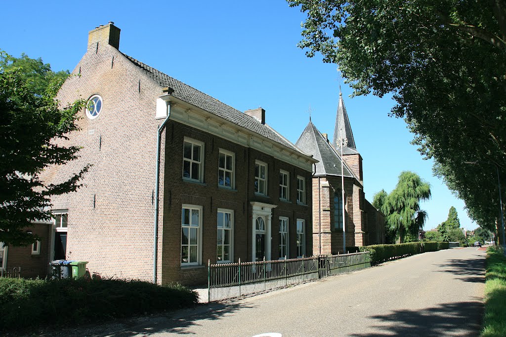 Wadenoijen - Lingedijk 21 : Hervormde pastorie by Scholte