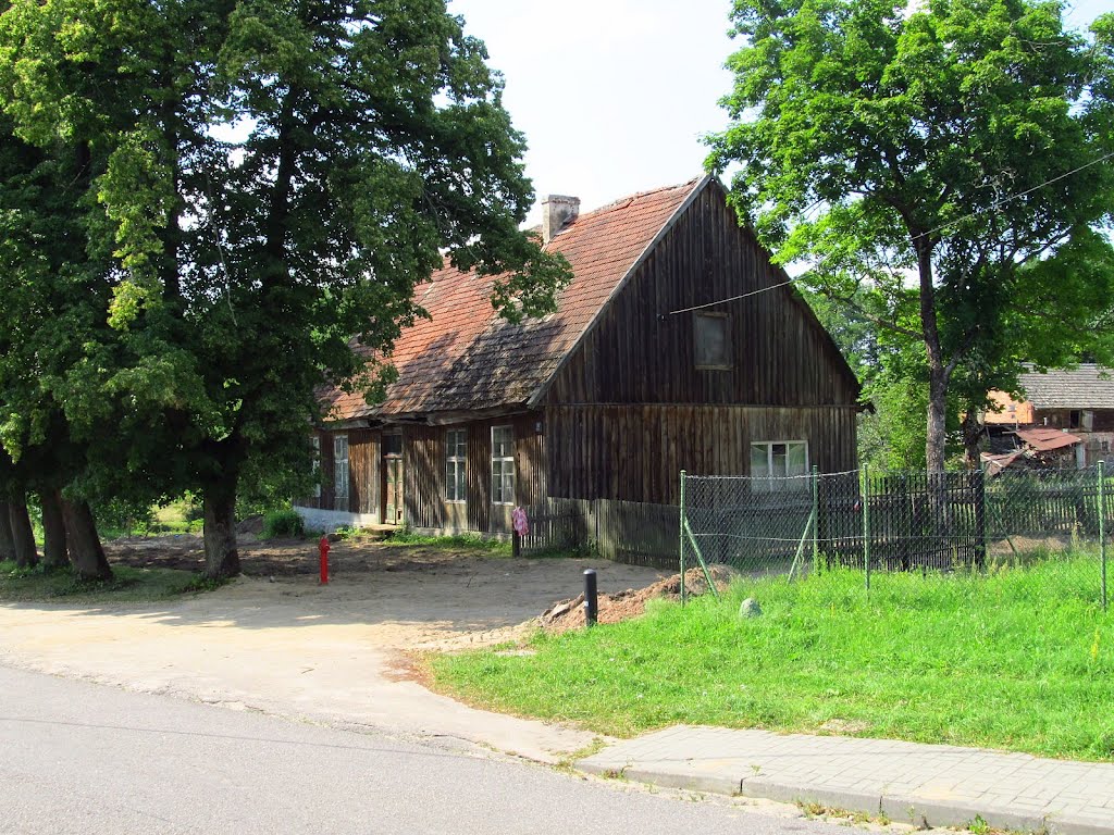 Minęliśmy ładny drewniany domek by ryszard wojdowski