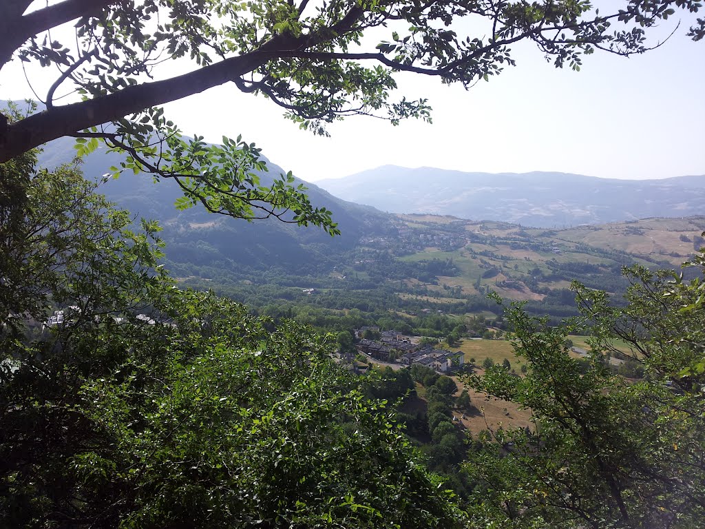 Vista dalla Rocca a Sestola by GetD@wn