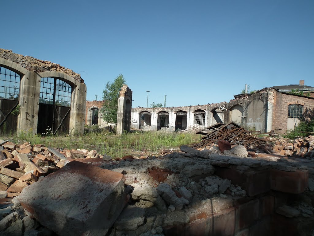 Hof - Bahnhofstraße - Ruine des Lokschuppens 50° 18' 38.82" N 11° 55' 0.67" E by A.B.W.