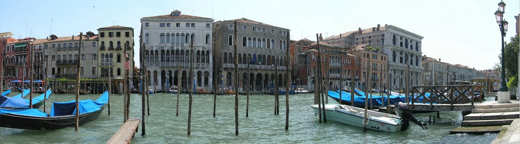 Venice by Carl Hewitt