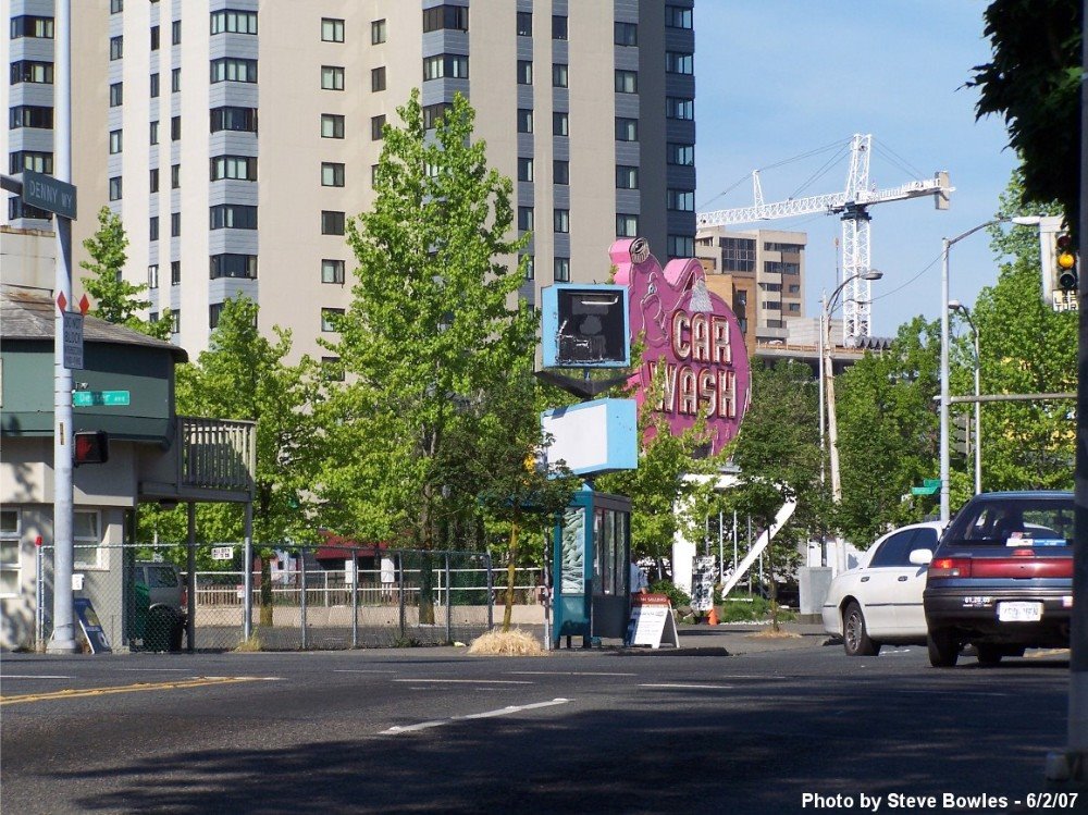 Elephant Car Wash on Denny Way @ Dexter Ave. by smb56