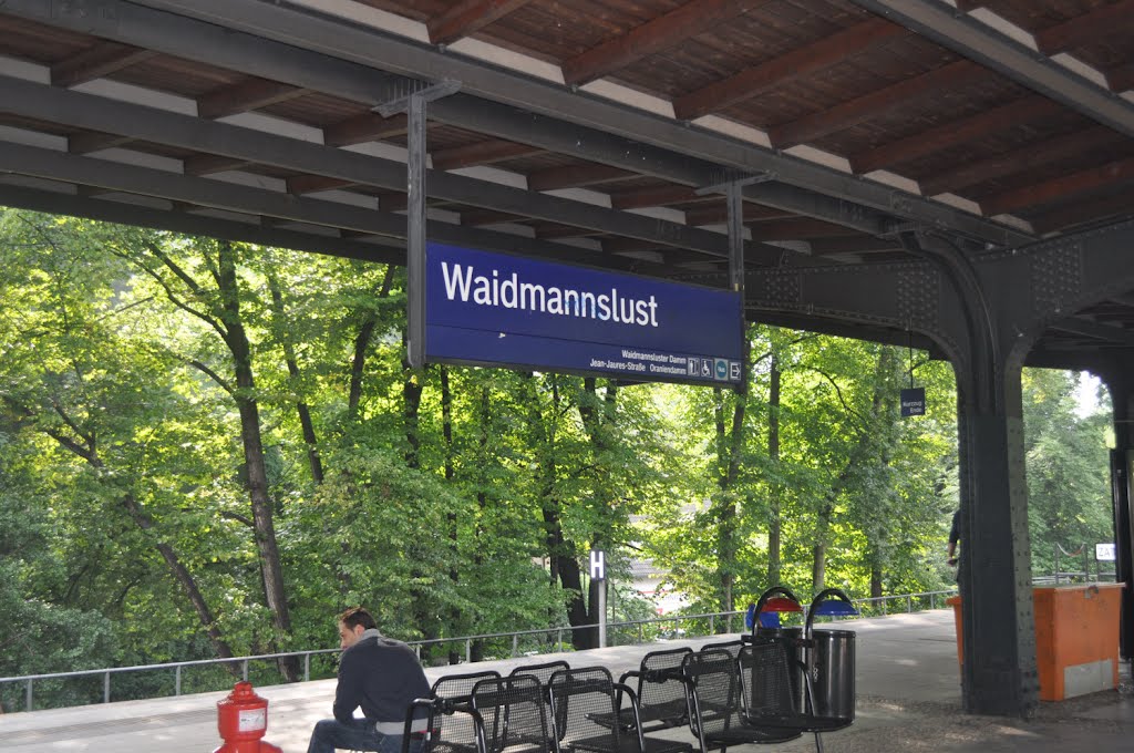 S-Bahnhof Berlin-Waidmannslust von Siegfried Kremer by Siegfried Kremer Philippsburg