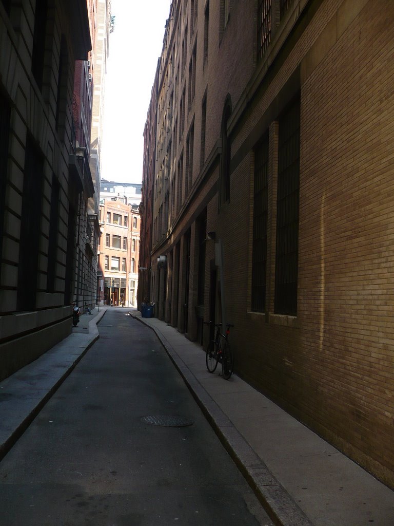 Boston - Small street in Downtown by D.Iv