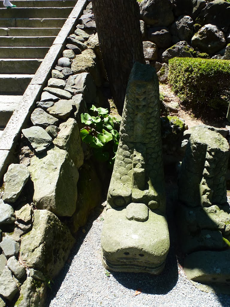 A shachihoko made by a stone by Yuichi Azuma