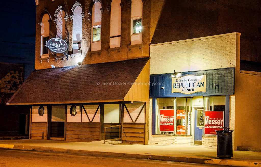 Downtown Shelbyville, Indiana by jasondozier