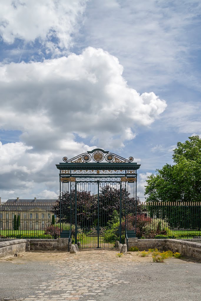 Les Grilles L'abbaye Notre-Dame d'Ourscamp by Berpiet