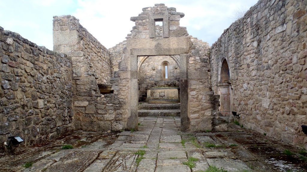 Castelo Mendo-église en ruine by oenanthe   ♥ Pano ♥