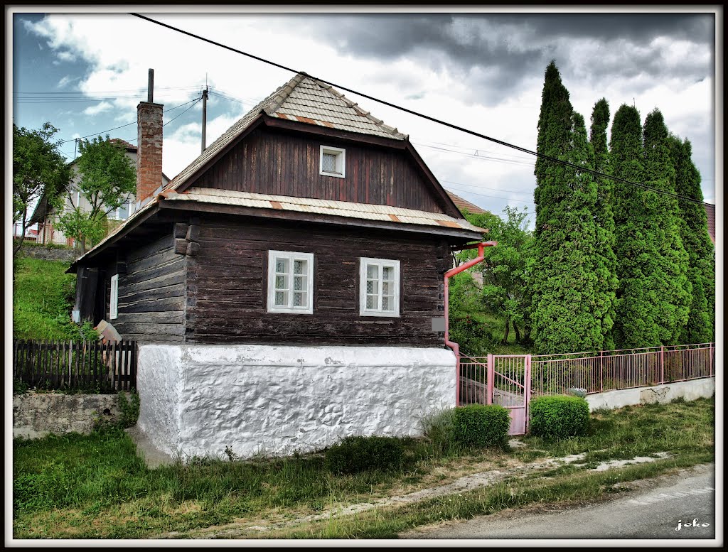 Drevenička v obci Sklené by < JOKO >