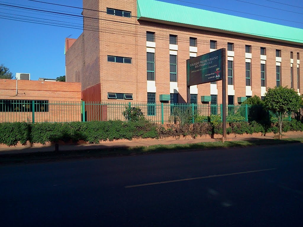 Colegio Presbiteriano del Paraguay by Tom Martinez