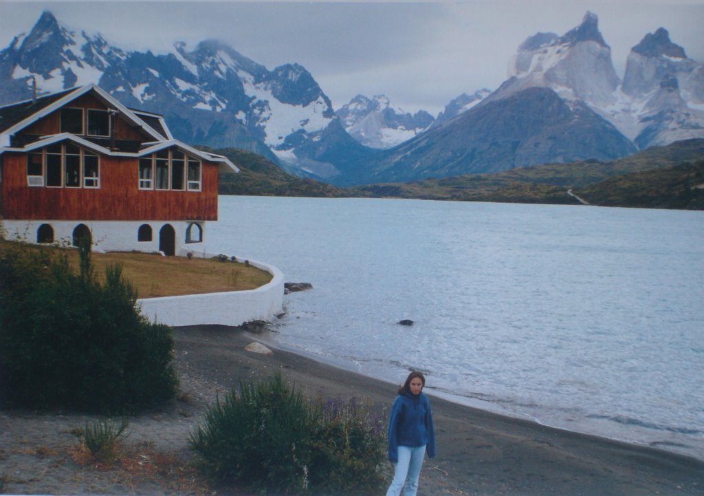 Chile - XII Región, Parque Nacional Torres del Paine, Lago Peohé by Carlos Petracca