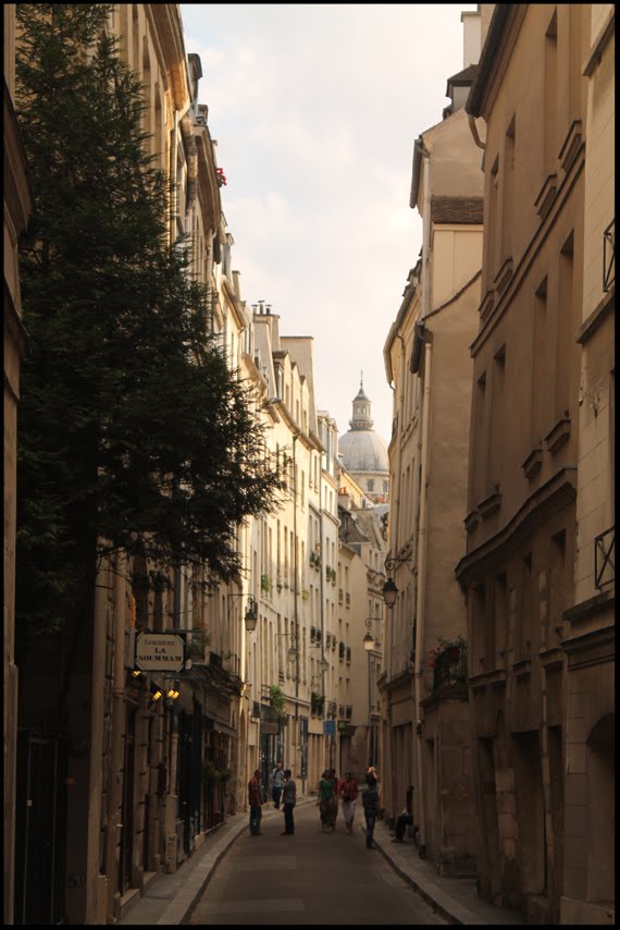 París. Rue Bievre. by Miguelito