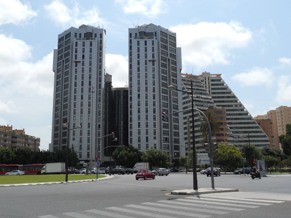 Nuevos edificios junto al Puente del Ángel Custodio by xabier3007