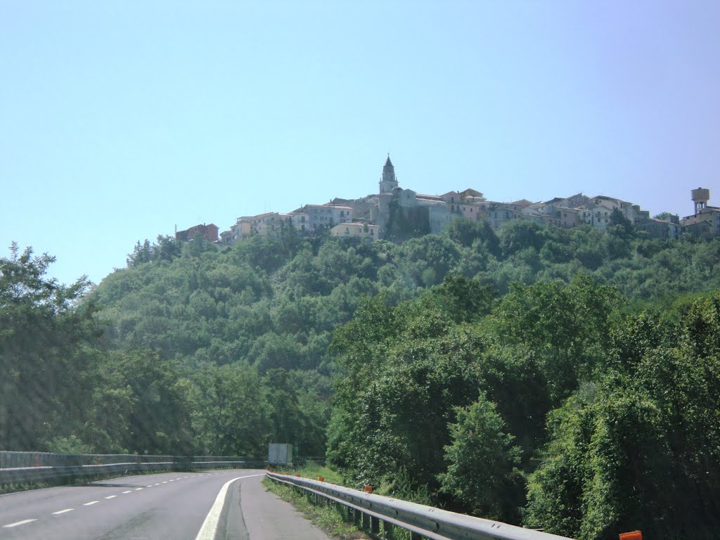 Panorama di Montemiletto by Geosergio