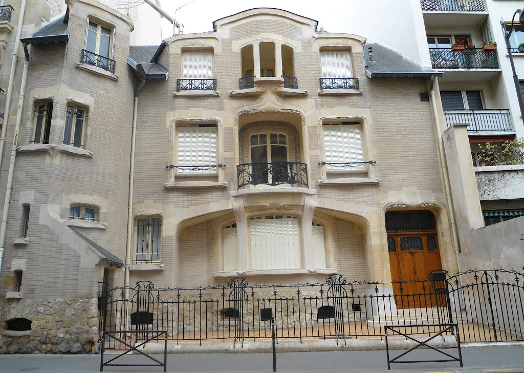 Hôtel Mezzara (art nouveau) rue Jean de la Fontaine, Paris. Arch.Guimard by Rebexho