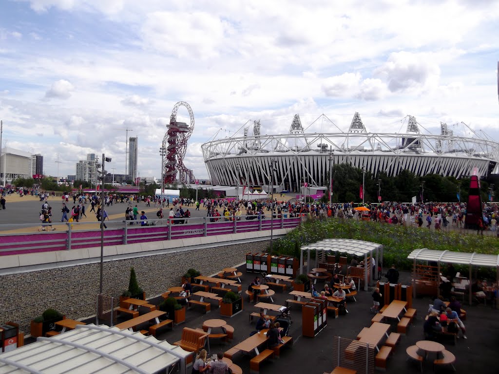 Olympic Park London 2012 Olympic Stadium and the Orbit by David Holt