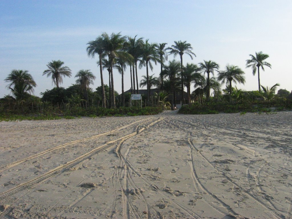 Boucotto Plage by Matthias Weidler