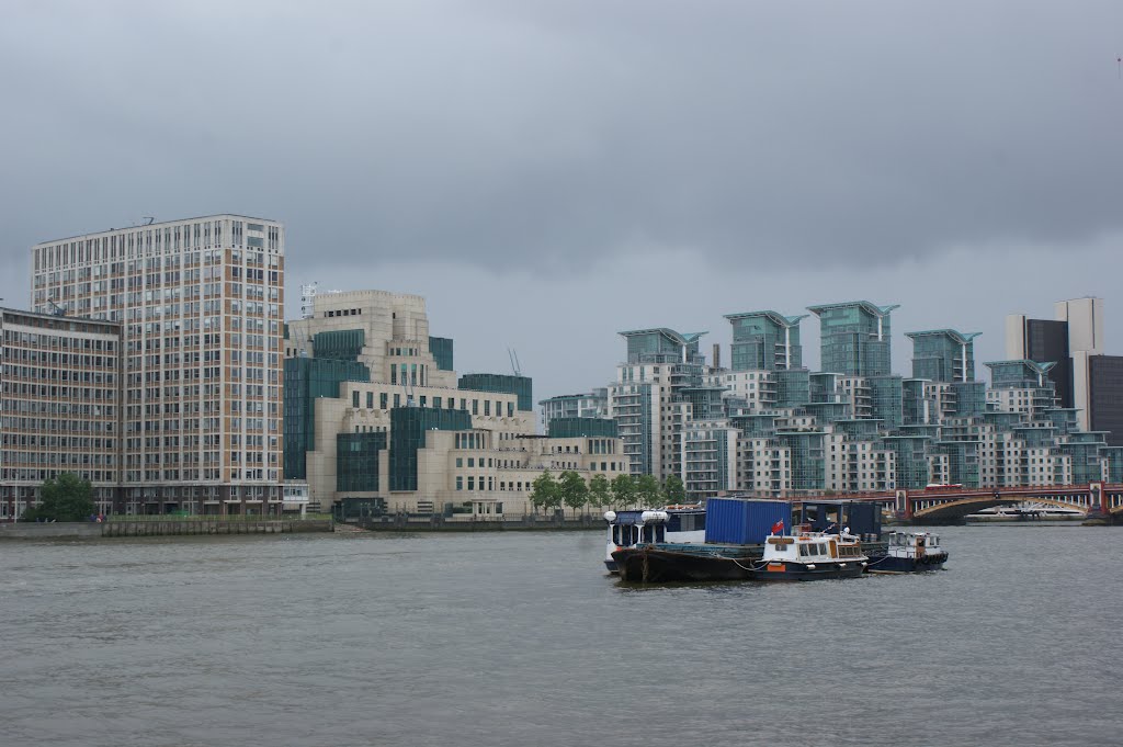 MI6 across the thames by benkernow