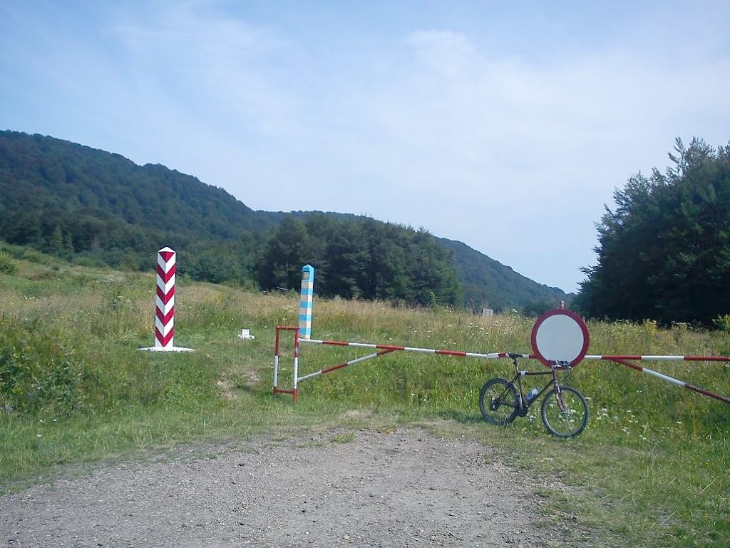 Granica polsko-ukraińska, przełęcz Beskid, góra Mińczoły by B.U.S.