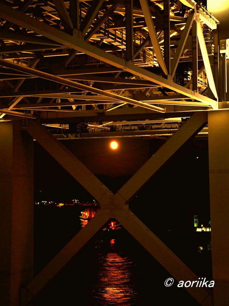 The moon under the bridge 関門橋 by aoriika