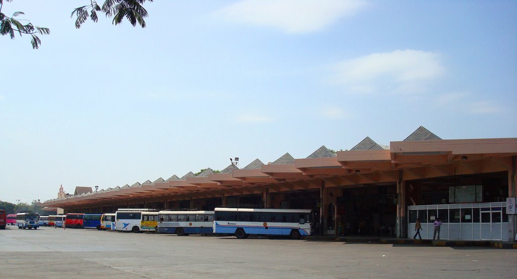 MGBS - largest bus station in South Asia by cephas_405