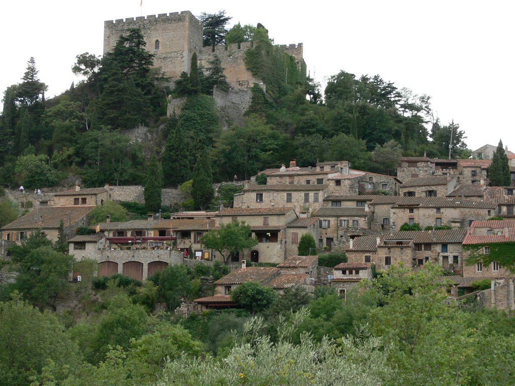 Castelnou (Pyrénées-Orientales) by jasonvy7