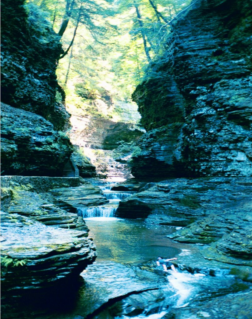 Lance chillin in Watkins Glen Gorge, Watkins Glen NY (8-1-2006) by Ken Badgley