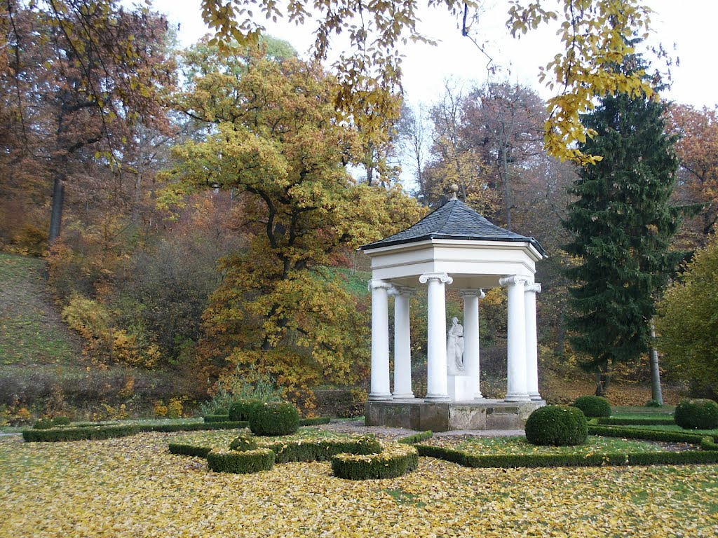 Schlosspark Tiefurt im Herbst by Grunert Th.