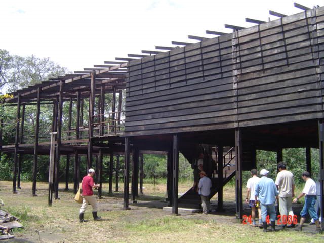 Montagem da Estrutura para implantação do Sistema Hibrido Fotovoltaico / Célula Combustível by sergios2008