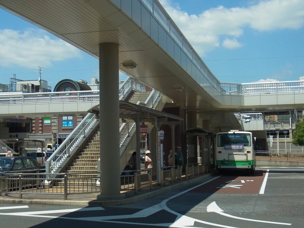 近鉄大和高田駅前バスのりば 2012.8.03 by as365n2