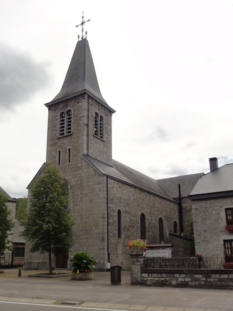 Eglise Saint-Michel Hampteau by Pascal Van Acker