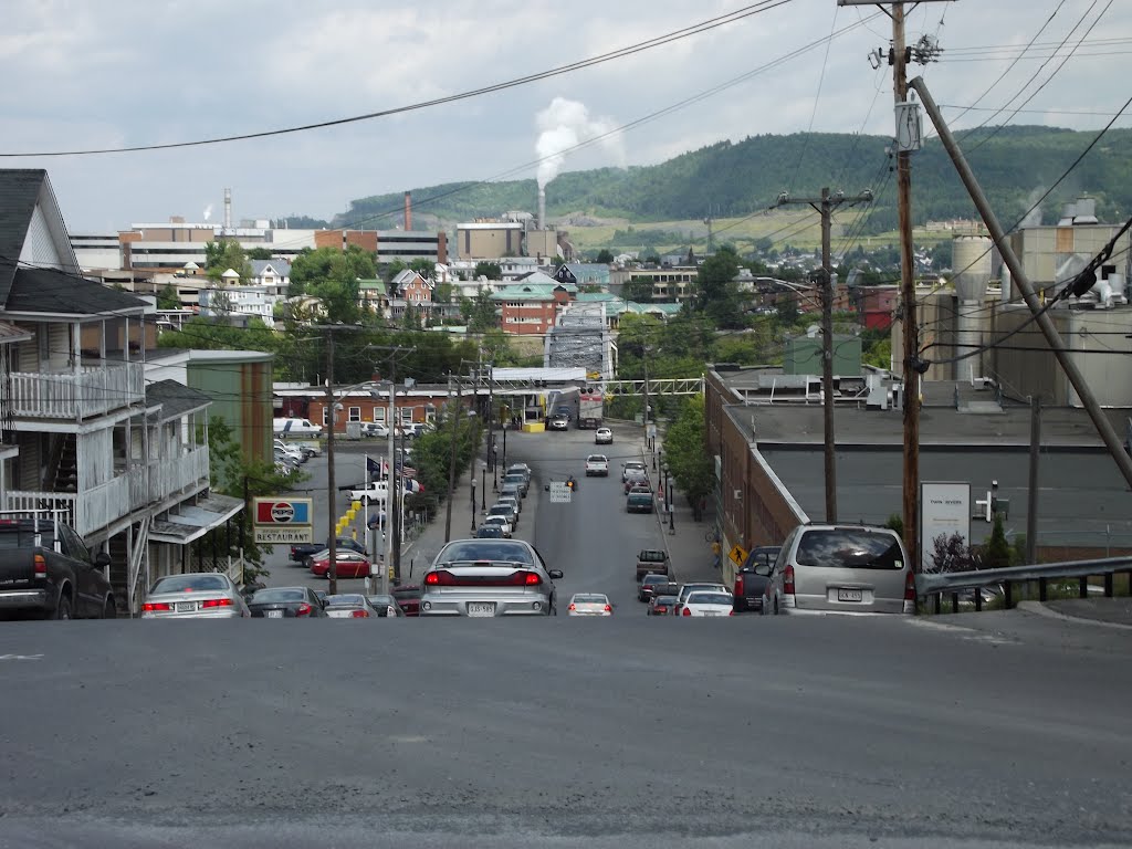 Looking down Bridge street at the boarder crossing. by JBTHEMILKER