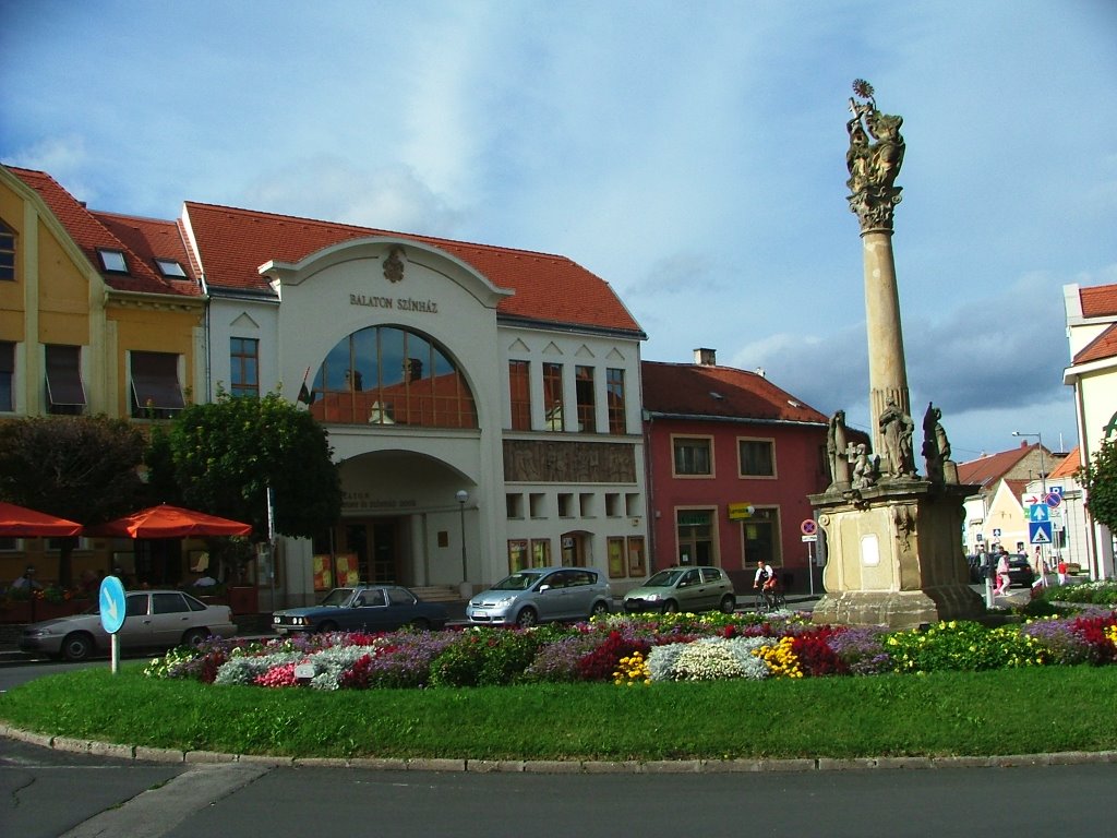 Keszthely, Fő tér, Balaton szinház by Adácsi Péter