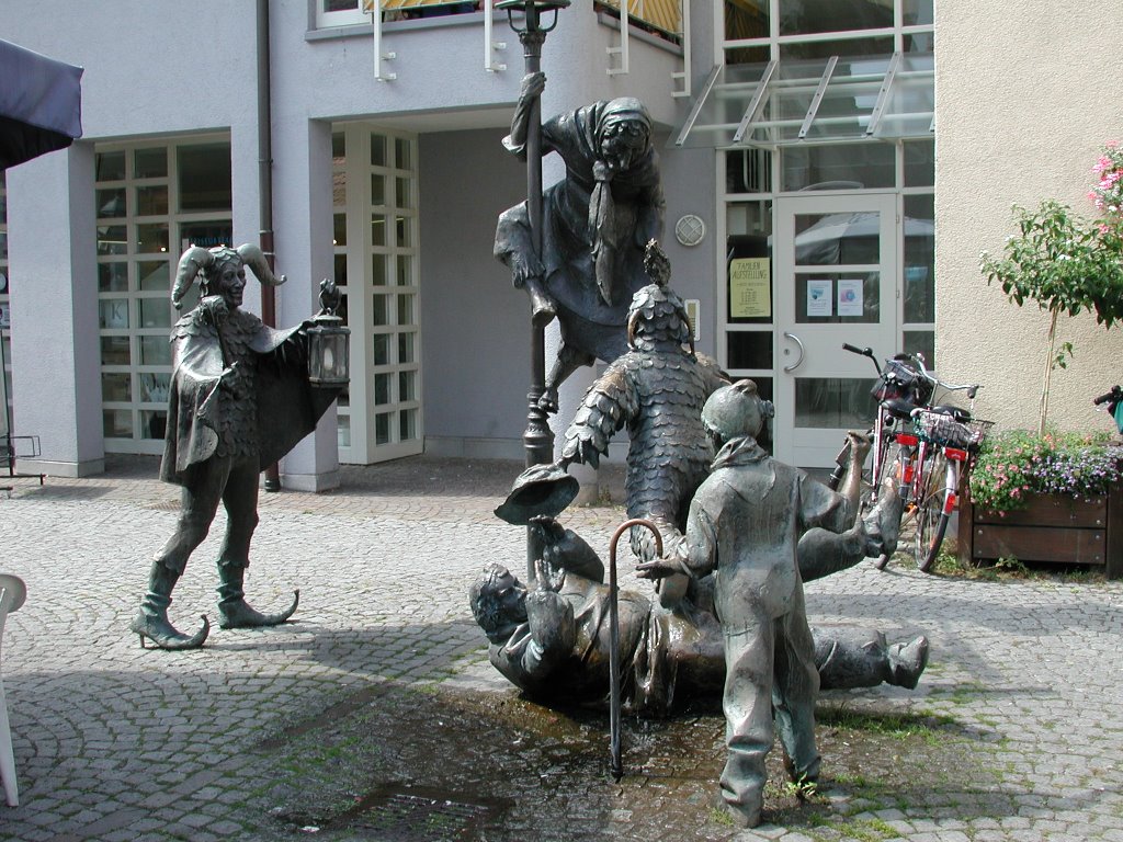 Fastnachtsbrunnen by Klaus Roth